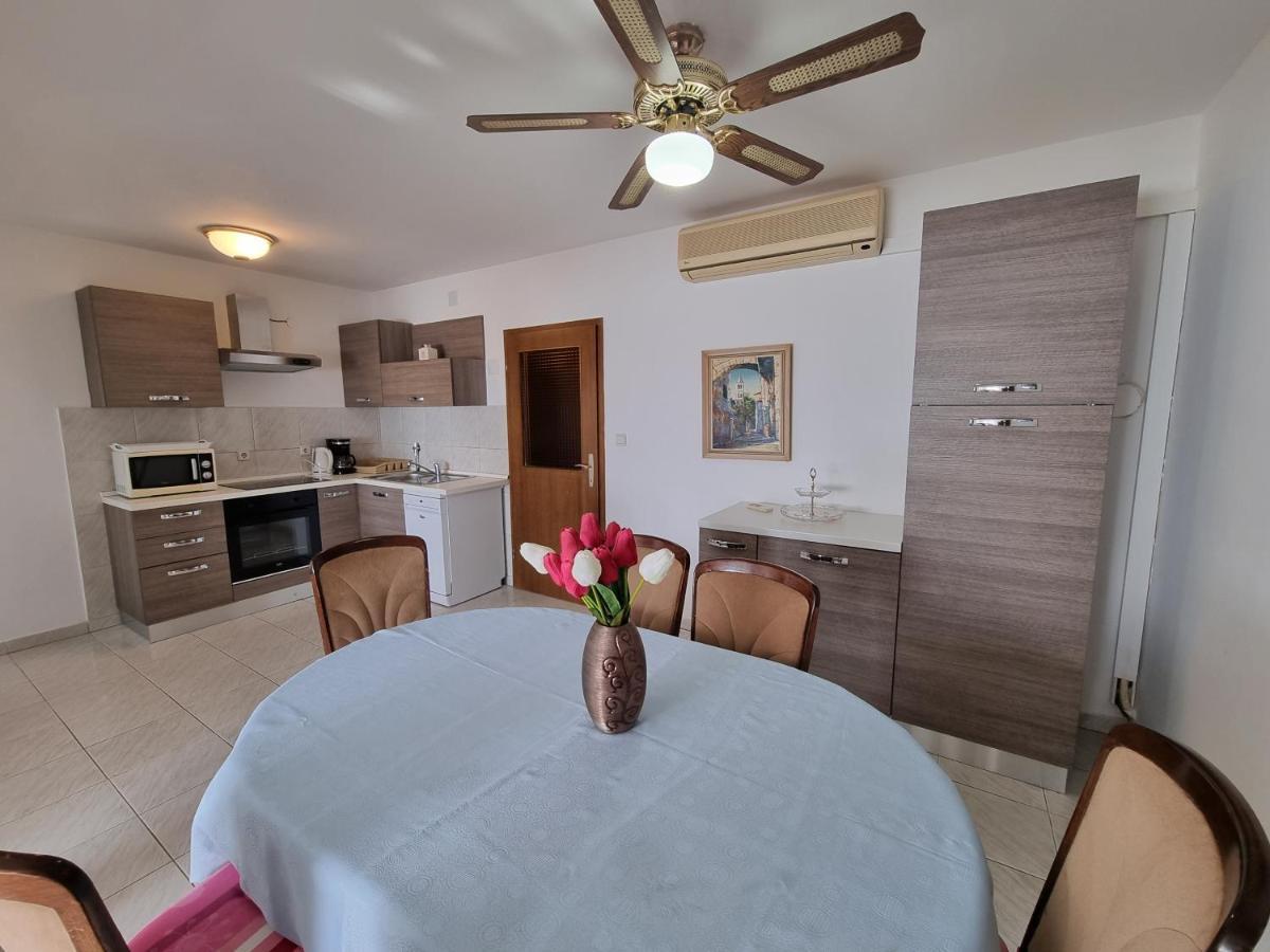 Apartment Grbac Barbat na Rabu Εξωτερικό φωτογραφία